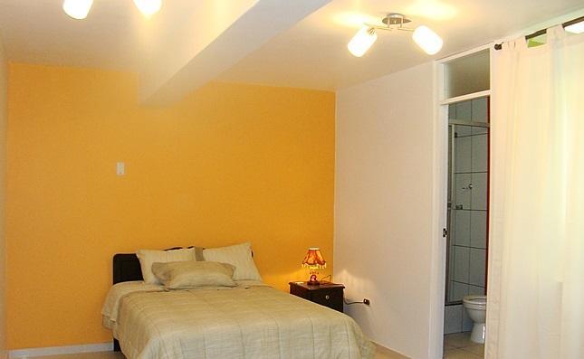 Hostal Universal Huaraz エクステリア 写真